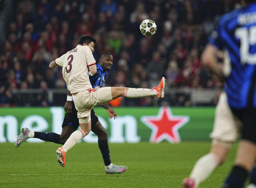 键时刻挺身 键时刻挺身